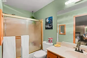 372 Thornbrook Dr, Merlin, OR 97532 - Photo 23