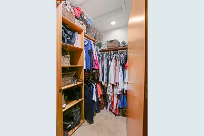 372 Thornbrook Dr, Merlin, OR 97532 - Photo 25