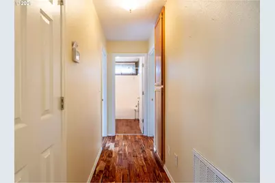 1203 E Second Ave, Sutherlin, OR 97479 - Photo 9