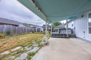 1203 E 2nd Ave, Sutherlin, OR 97479 - Photo 25