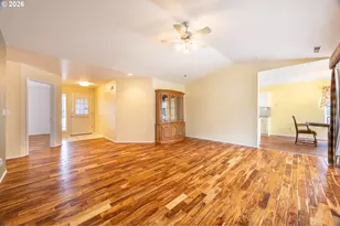1203 E 2nd Ave, Sutherlin, OR 97479 - Photo 3