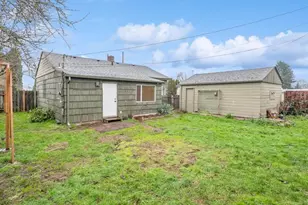 8234 NE Webster St, Portland, OR 97220 - Photo 35