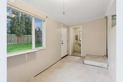 8234 NE Webster St, Portland, OR 97220 - Photo 19