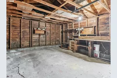 8234 NE Webster St, Portland, OR 97220 - Photo 31