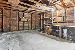 8234 NE Webster St, Portland, OR 97220 - Photo 31