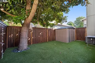 17891 SW George Ct, Beaverton, OR 97078 - Photo 37