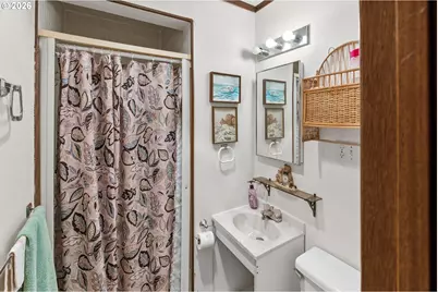 474 N Wasson St, Coos Bay, OR 97420 - Photo 13