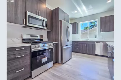 28683 SW Canyon Creek Rd S, Wilsonville, OR 97070 - Photo 9