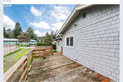 1066 S 8th St, Coos Bay, OR 97420 - Photo 25