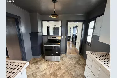 1066 S 8th St, Coos Bay, OR 97420 - Photo 15