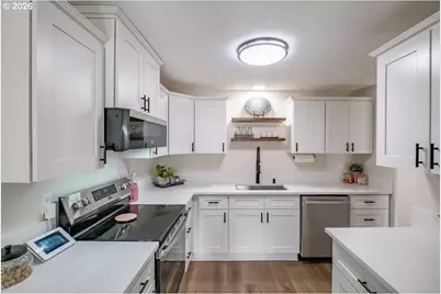 1109 SW 15th St, Lincoln City, OR 97367 - Photo 11