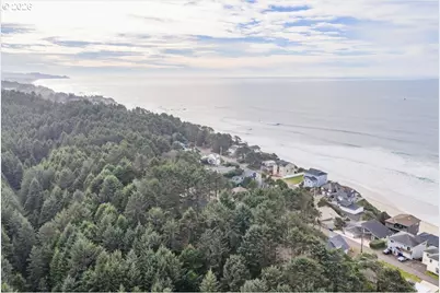 1109 SW 15th St, Lincoln City, OR 97367 - Photo 45