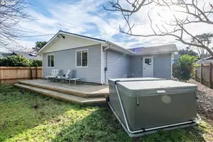 1109 SW 15th St, Lincoln City, OR 97367 - Photo 31