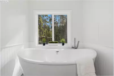 17717 Highway 58, Crescent Lake, OR 97733 - Photo 11