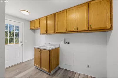 17717 Highway 58, Crescent Lake, OR 97733 - Photo 19