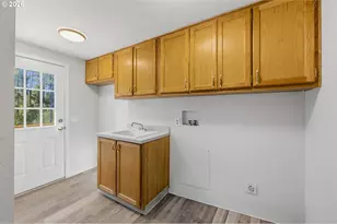 17717 Hwy 58, Crescent Lake, OR 97733 - Photo 19