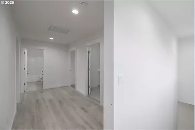 2476 Roll Tide Ct, Lebanon, OR 97355 - Photo 15