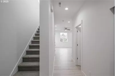 2476 Roll Tide Ct, Lebanon, OR 97355 - Photo 5