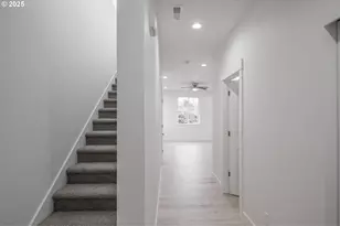 2476 Roll Tide Ct, Lebanon, OR 97355 - Photo 5