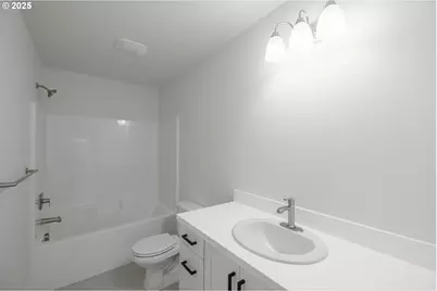 2476 Roll Tide Ct, Lebanon, OR 97355 - Photo 25