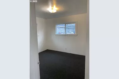 15725 SE Stark St, Portland, OR 97233 - Photo 17