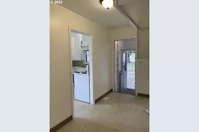 15725 SE Stark St, Portland, OR 97233 - Photo 23