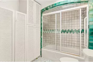 4317 SW Bernard Dr, Portland, OR 97239 - Photo 29