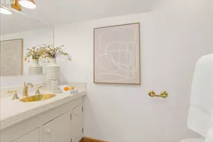 4317 SW Bernard Dr, Portland, OR 97239 - Photo 31