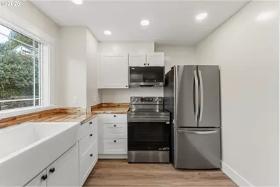 790 Oregon Ave, North Bend, OR 97459 - Photo 15
