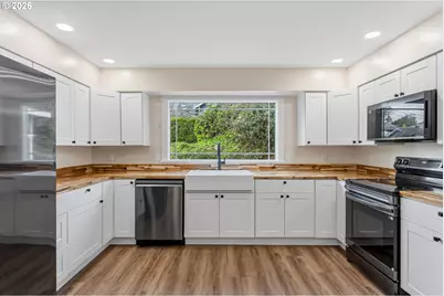 790 Oregon Ave, North Bend, OR 97459 - Photo 19