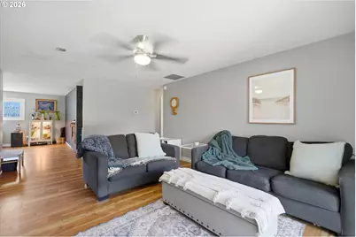 2321 SE Spruce St, Hillsboro, OR 97123 - Photo 9
