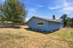 2321 SE Spruce St, Hillsboro, OR 97123 - Photo 29