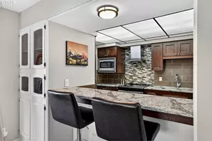 2211 SW 1st Ave, Portland, OR 97201 - Photo 15