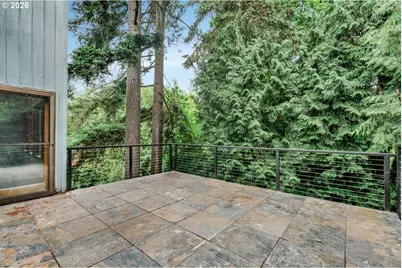 755 SW Chestnut St, Portland, OR 97219 - Photo 9