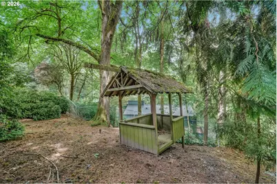 755 SW Chestnut St, Portland, OR 97219 - Photo 39