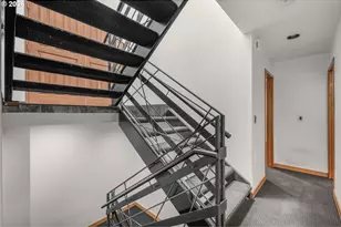 755 SW Chestnut St, Portland, OR 97219 - Photo 27