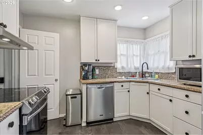 18418 SE Blanton St, Milwaukie, OR 97267 - Photo 15