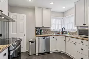 18418 SE Blanton St, Milwaukie, OR 97267 - Photo 15