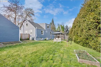 18418 SE Blanton St, Milwaukie, OR 97267 - Photo 45
