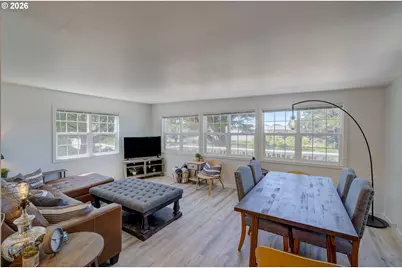 124 E Sitka St, Cannon Beach, OR 97110 - Photo 5