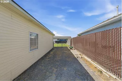 169 Rio Senda St, Umatilla, OR 97882 - Photo 31