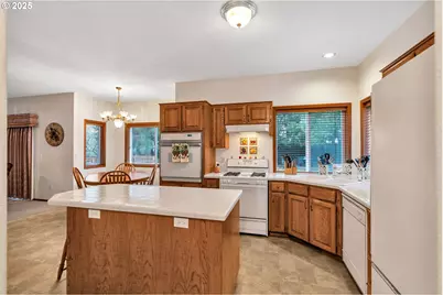 7829 SW 174th Pl, Beaverton, OR 97007 - Photo 17