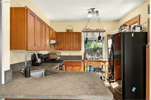 127 SE Wyers St, White Salmon, WA 98672 - Photo 9
