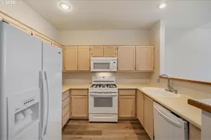 6217 S Virginia Ave, Portland, OR 97239 - Photo 17