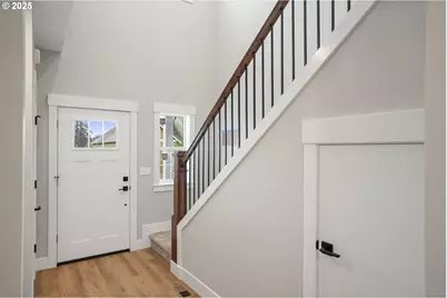 195 Iowa St, Silverton, OR 97381 - Photo 5