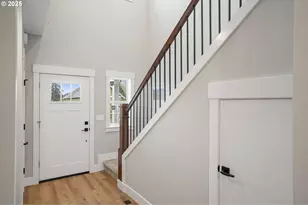 195 Iowa St, Silverton, OR 97381 - Photo 5