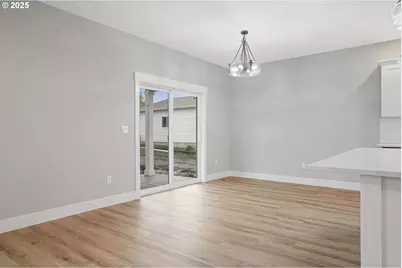 195 Iowa St, Silverton, OR 97381 - Photo 15