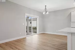 195 Iowa St, Silverton, OR 97381 - Photo 15