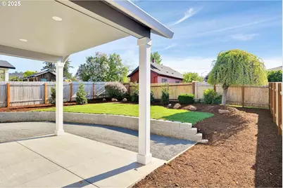 195 Iowa St, Silverton, OR 97381 - Photo 35