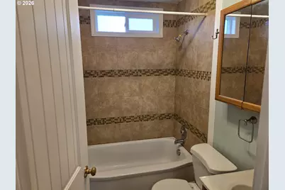 1306 S 3rd Ave, Kelso, WA 98626 - Photo 13